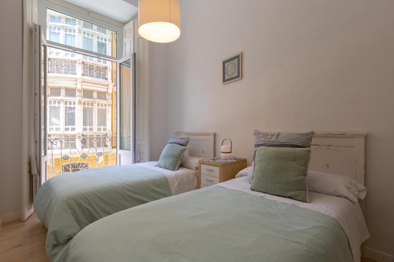 Luminoso Apartamento De Dos Habitaciones Con Vistas A Las Catedral Málaga Esterno foto